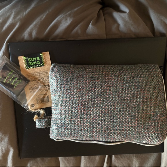 Tweed Phone Holster - Black and Green - Picture 3 of 3